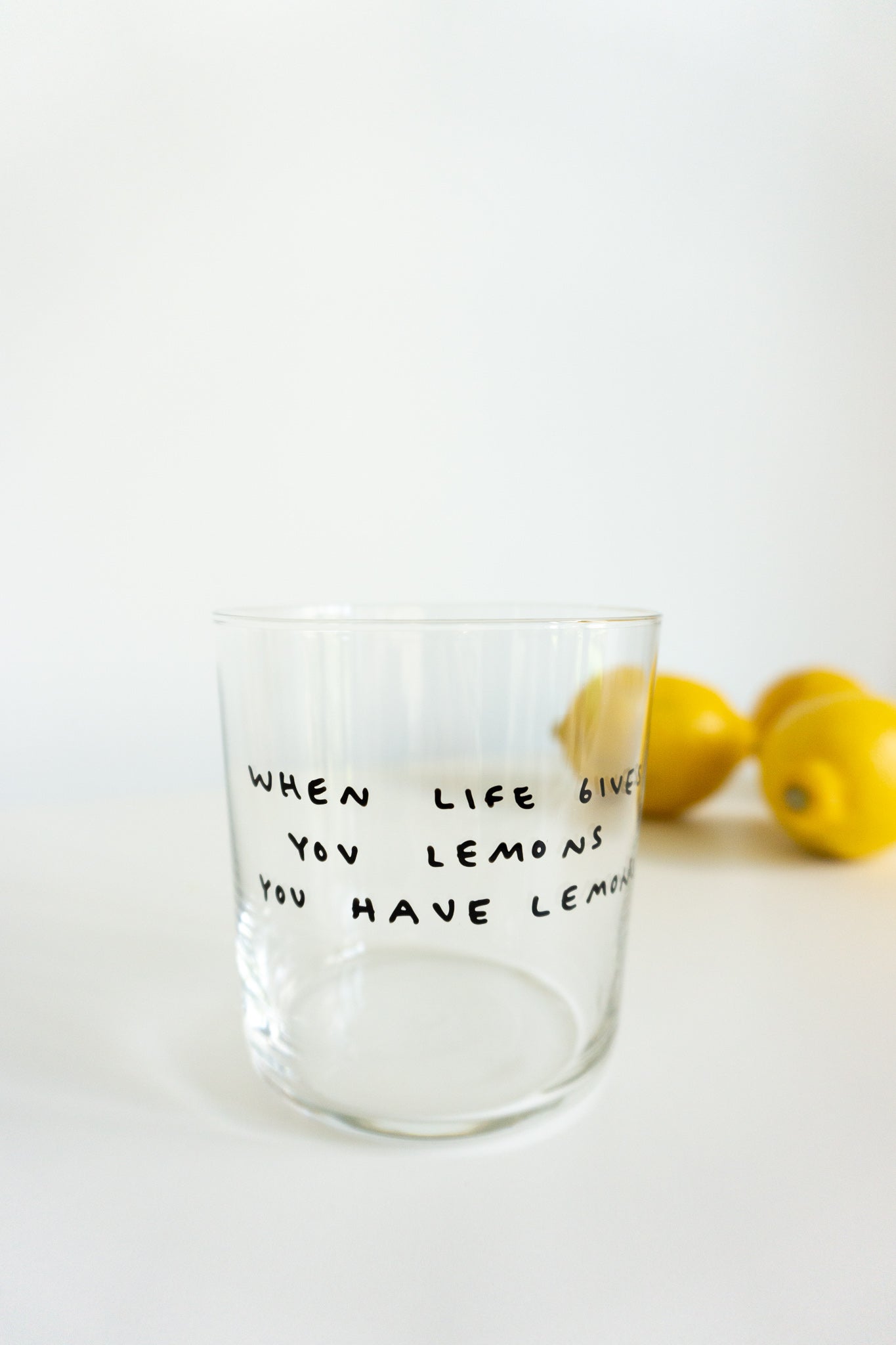 Trinkglas mit Spruch 'Lemons'