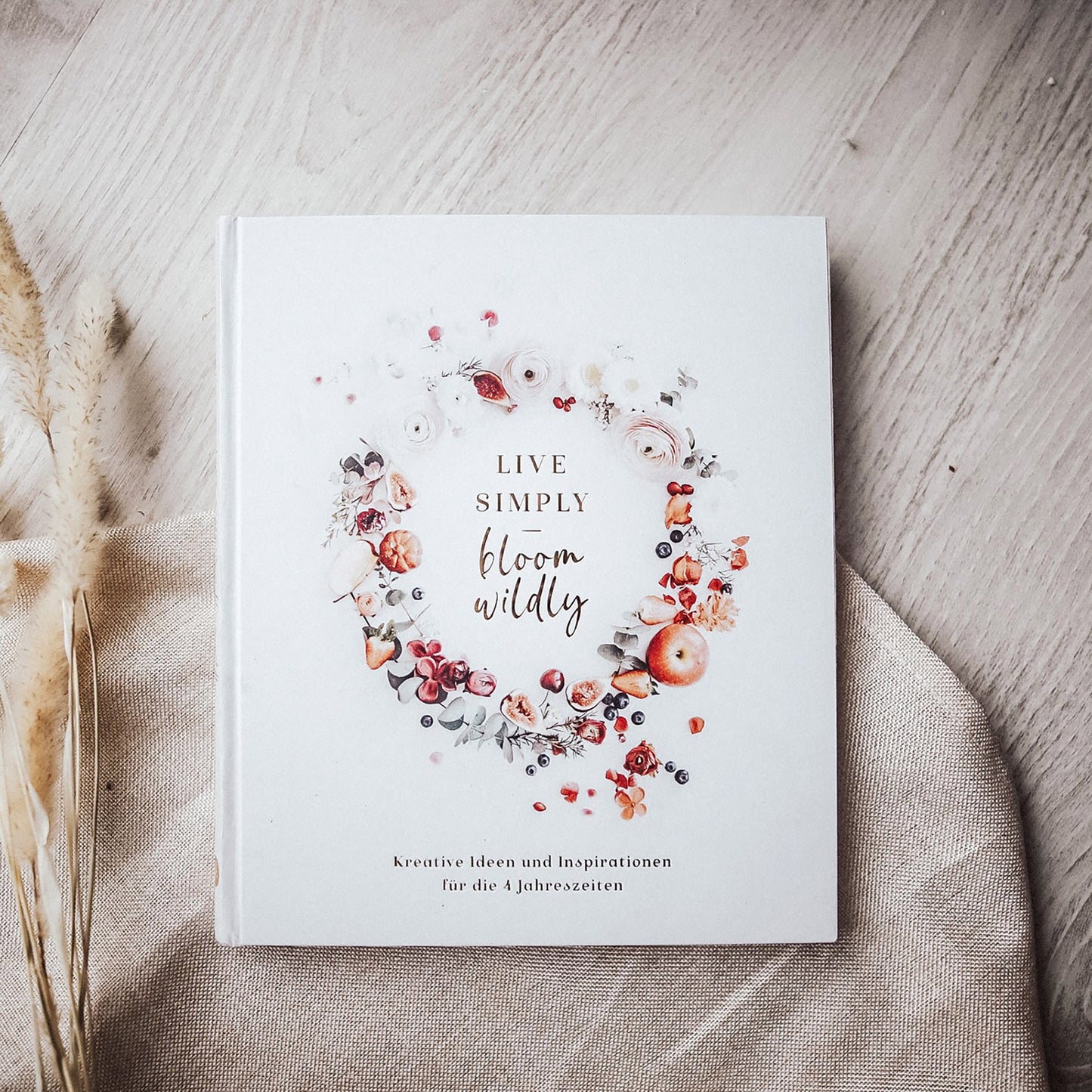Table Book „Live simply - Bloom wildly"
